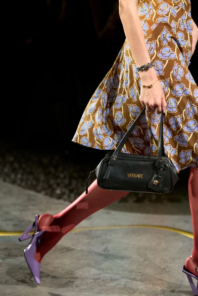 Look 10